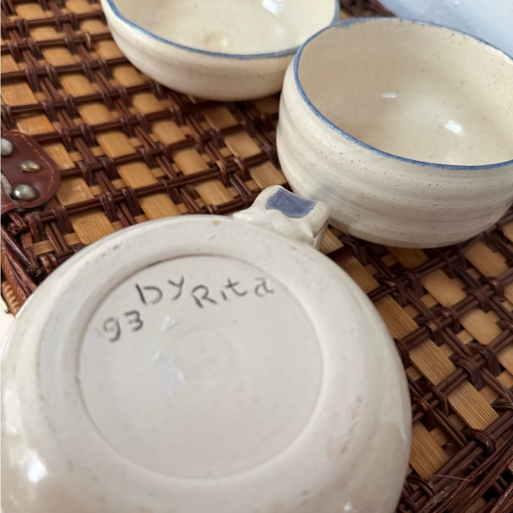 Set of 3 vintage 90s speckled cream with blue rim studio pottery Mug and bowls - Picture 10 of 12